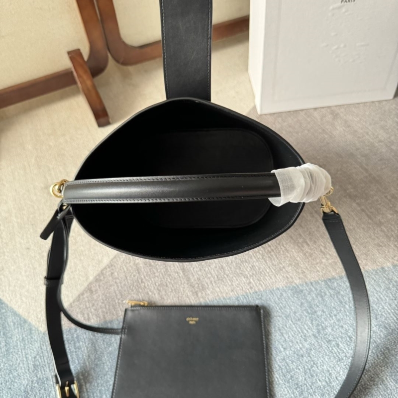 Ce1i*e bucket bags